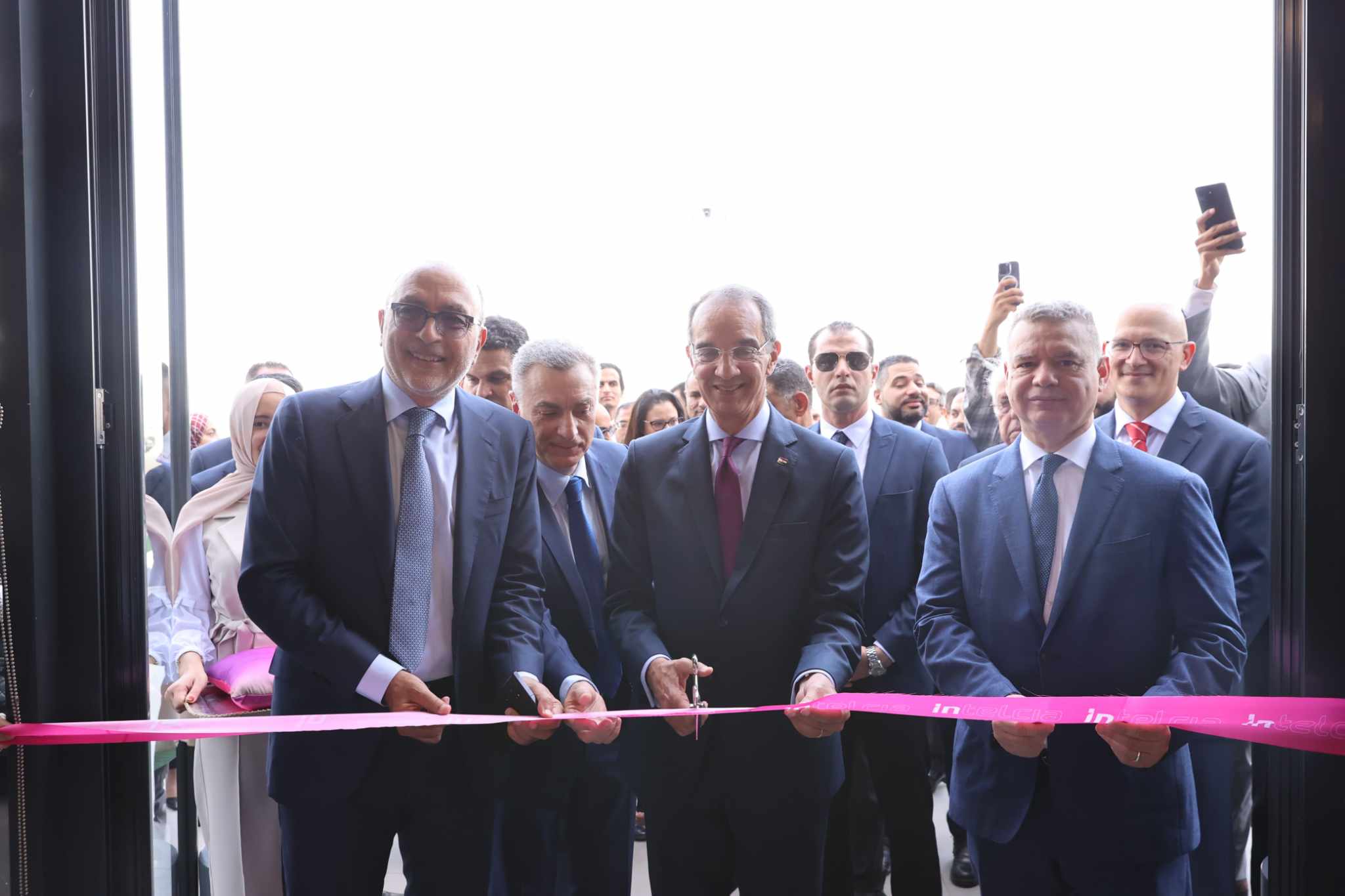 وزير الاتصالات يفتتح المقر الإقليمي الجديد لشركة إنتلسيا في مصر